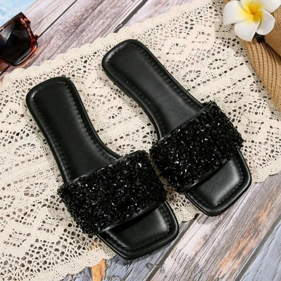 Women's Flat Sandals In Large Sizes, Summer Beach Slippers With Rhinestone Decor - Picture 5 of 8